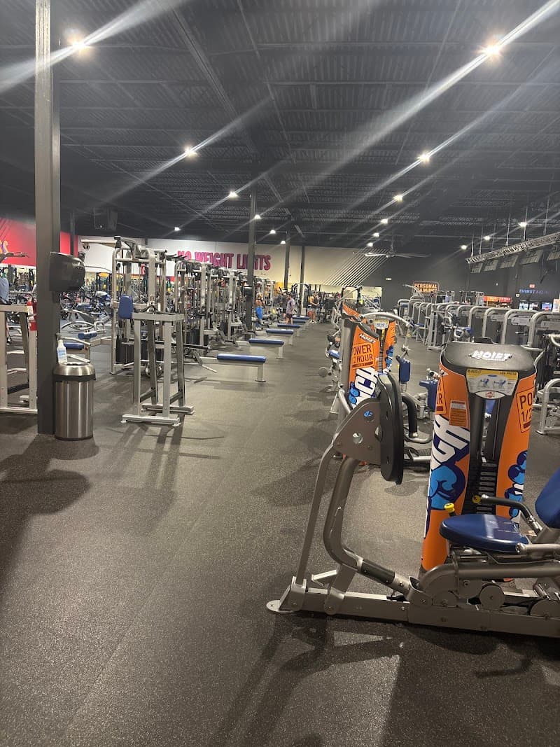 Crunch Fitness - Hattiesburg