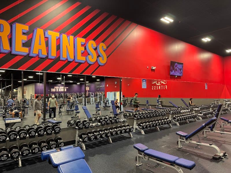 Crunch Fitness - Fayetteville